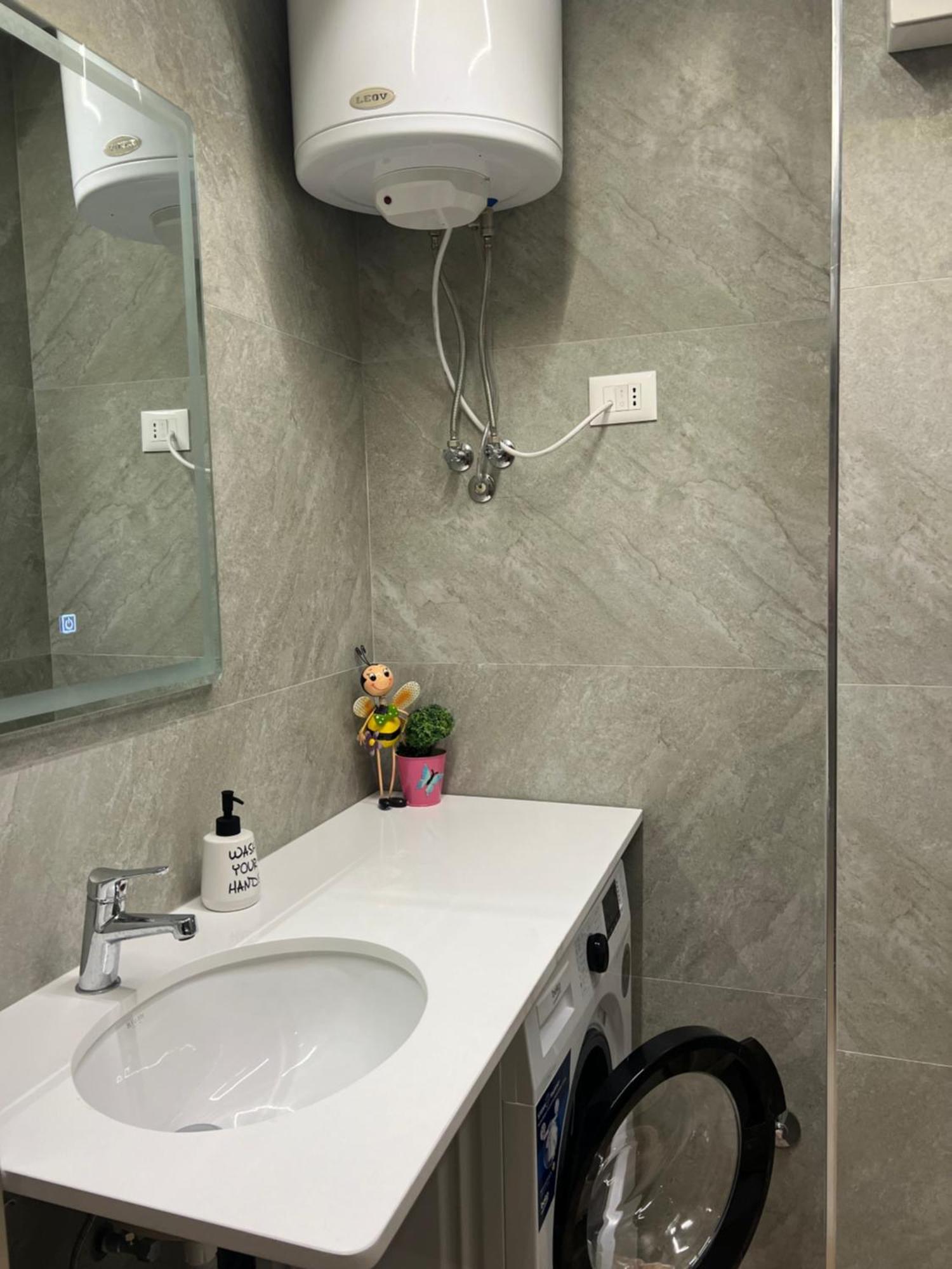 Port View Apartment 2 Дуррес Экстерьер фото